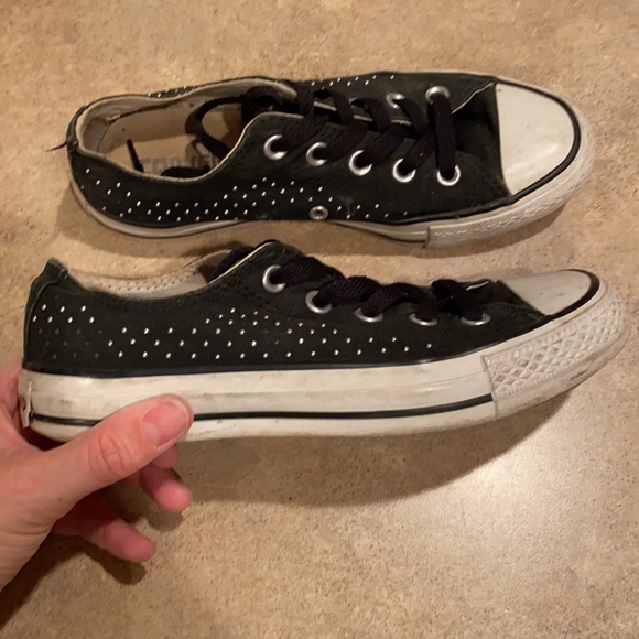 Women’s Converse shoes size 6 - Picture 2 of 10